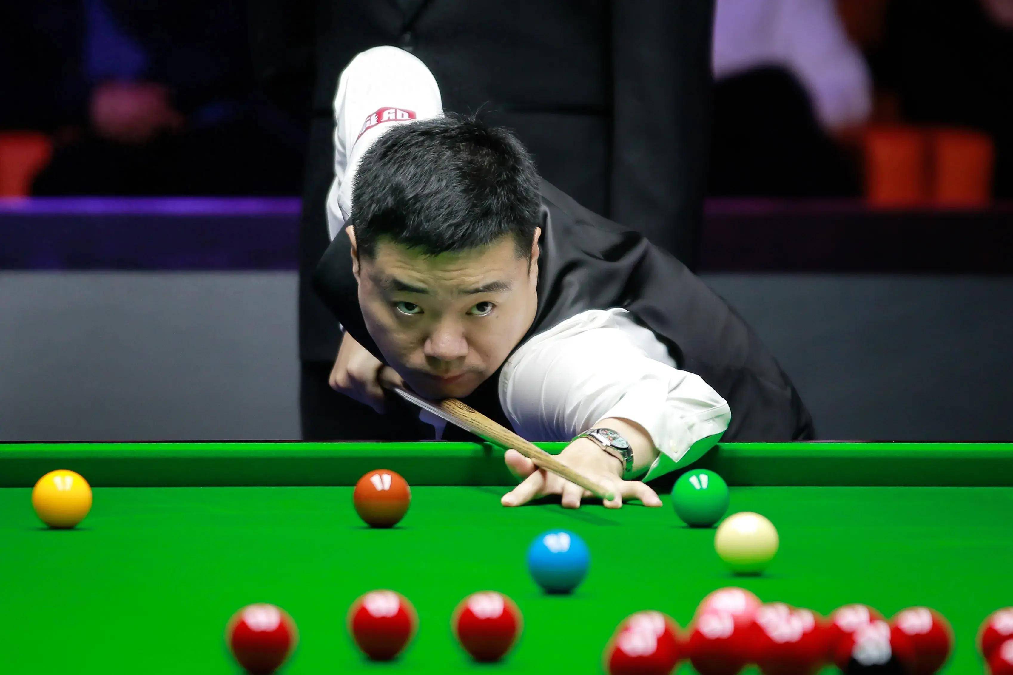 努力完善自 努力完善自