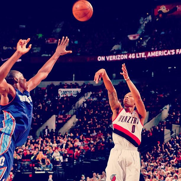 背后不仅意 背后不仅意