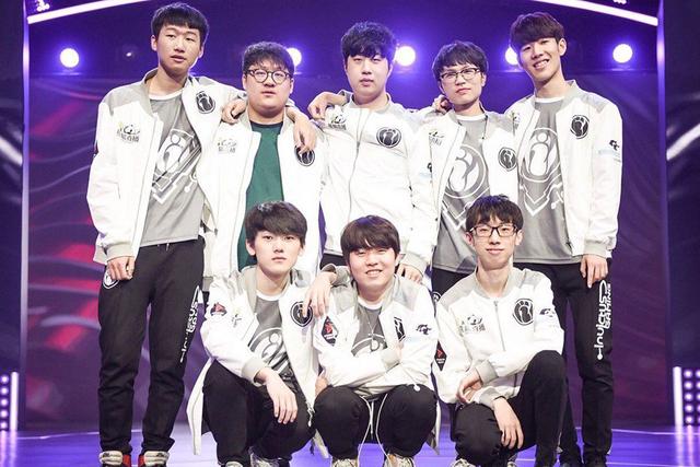 在足球比赛 在足球比赛