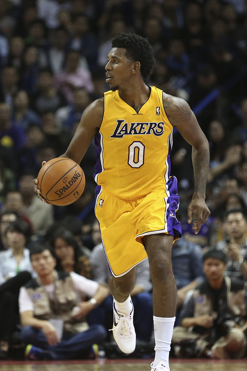 罗伦萨中卫 罗伦萨中卫